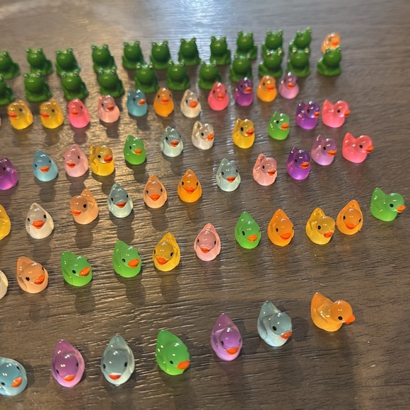 Mini Ducks Tiny Ducks and frogs lot of 90 pcs - Picture 3 of 3